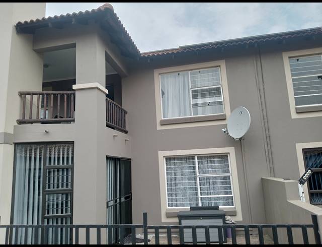 2 BEDROOM APARTMENT FOR SALE IN VAN DYK PARK